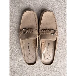 Thom McAn Women Tan Leather Loafer Mules Slip On Shoes Size 10
